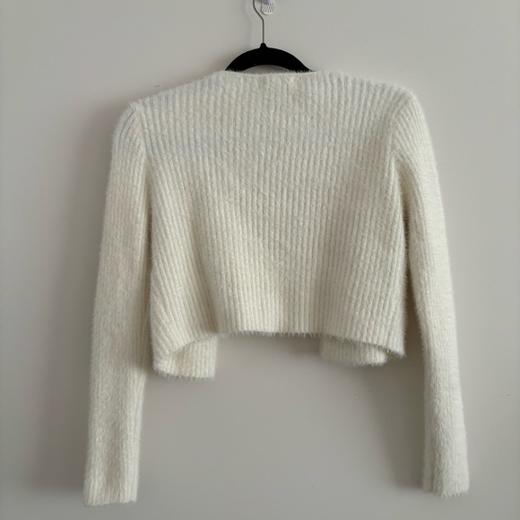 Fluffy white cropped sweater cardigan - Picture 3 of 4